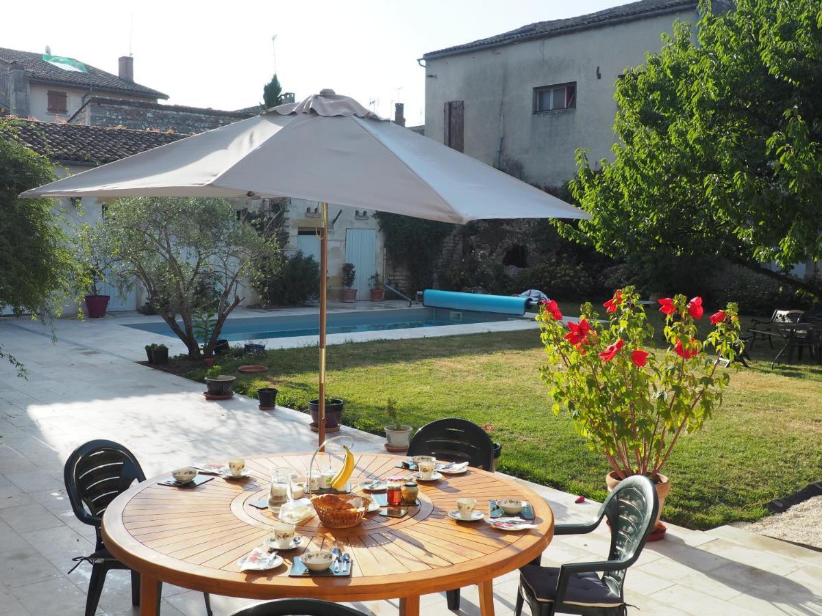 Bed and Breakfast Le Cerisier Сент-Фуа-ла-Гранд Экстерьер фото